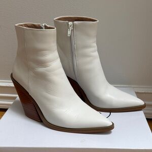 Steve Madden Cream Leather Pointed Toe Boots